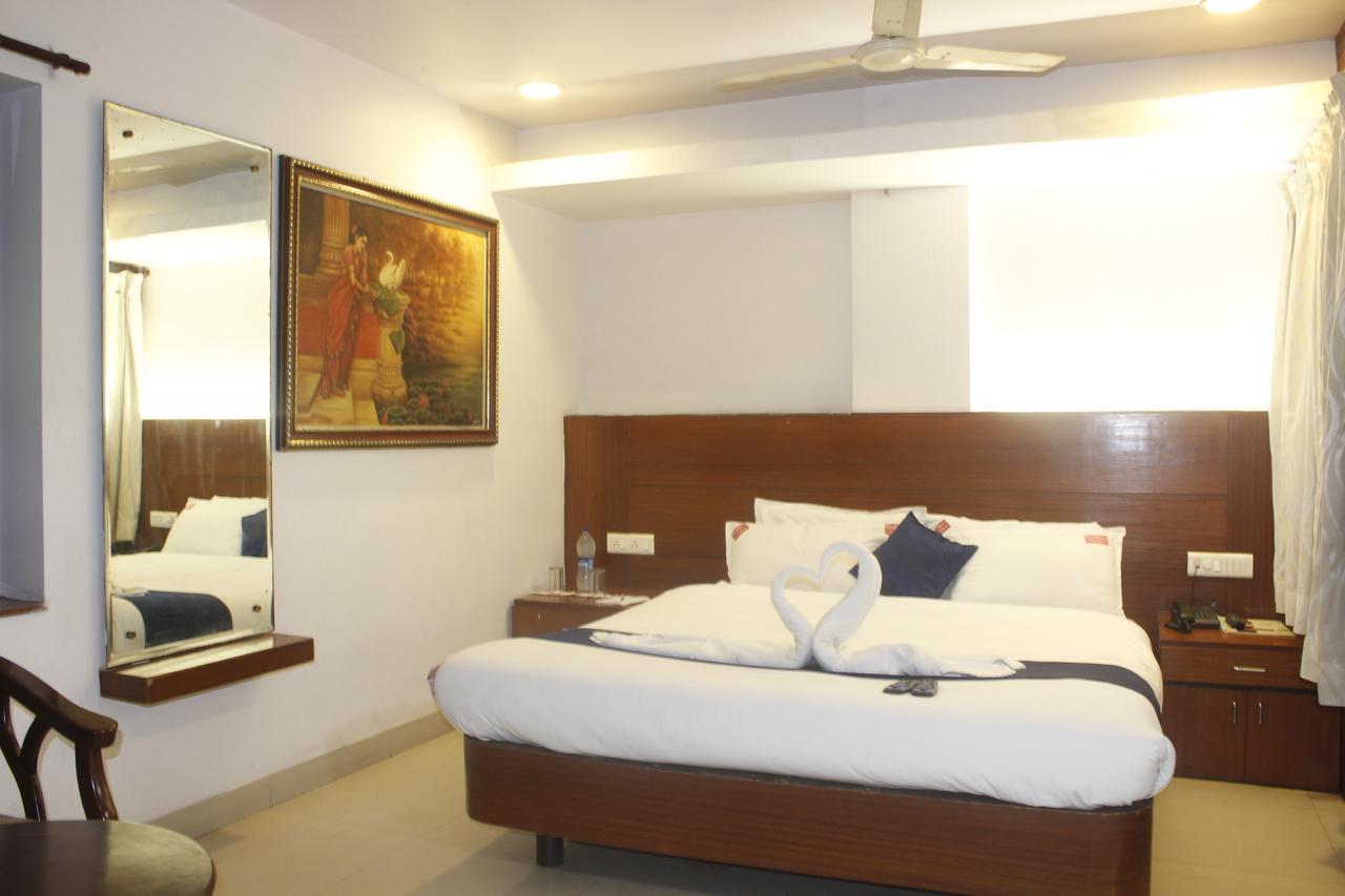 Hotel Chandra'S Visakhapatnam Ngoại thất bức ảnh