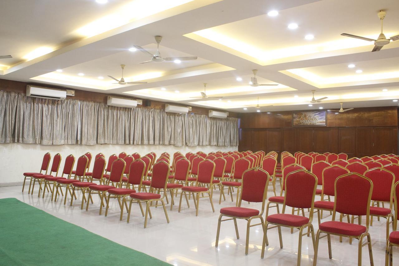 Hotel Chandra'S Visakhapatnam Ngoại thất bức ảnh