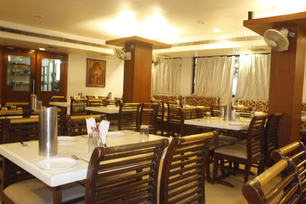 Hotel Chandra'S Visakhapatnam Ngoại thất bức ảnh